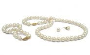 Buying wedding pearl jewelry